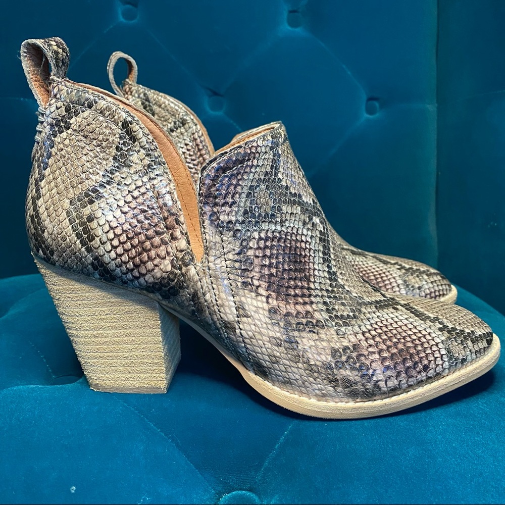 Jeffrey Campbell Taupe Snake Western bootie - Picture 2 of 15